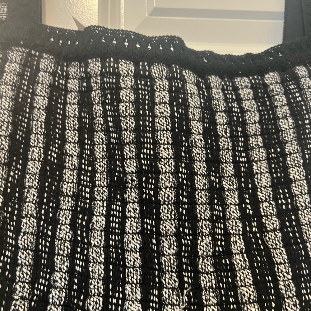 New with Tags Vineyard Vines Black and White Jacquard Smocked Midi Dress - Picture 4 of 7